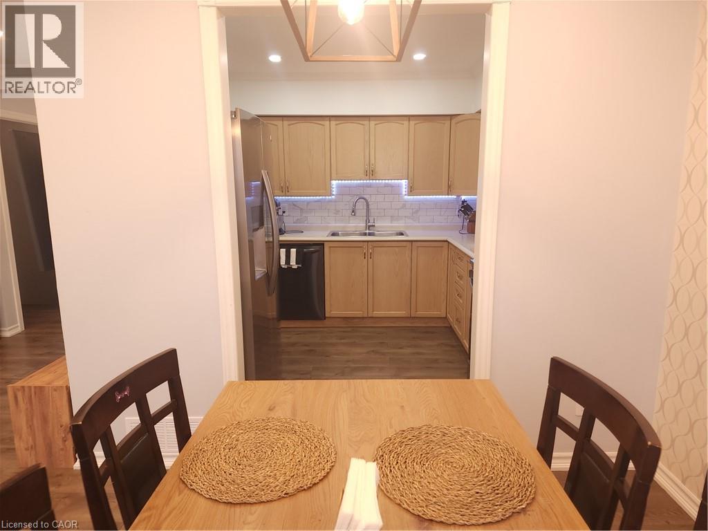 899 STONE CHURCH Road E Unit# 8, Hamilton, Ontario, L8W1B2 — Photo 8