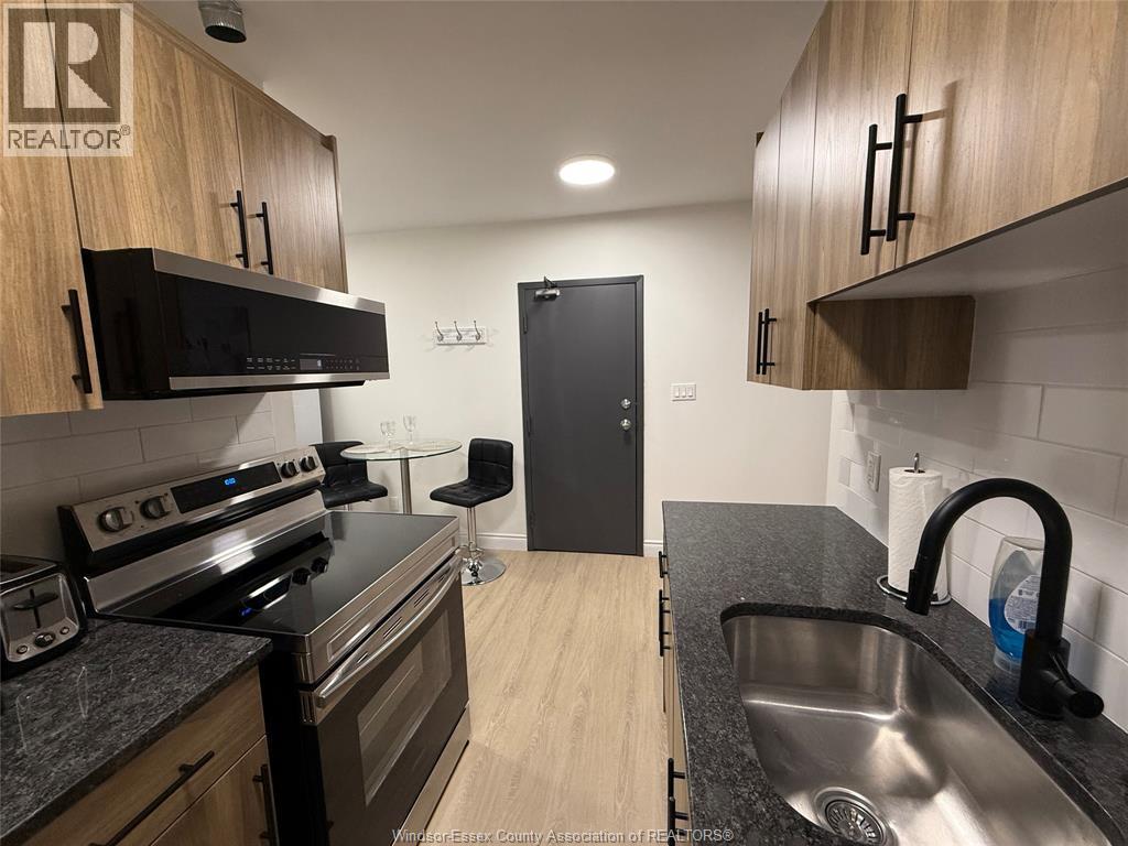 808 OTTAWA STREET Unit# 3, Windsor, Ontario, N8X2C6 — Photo 4