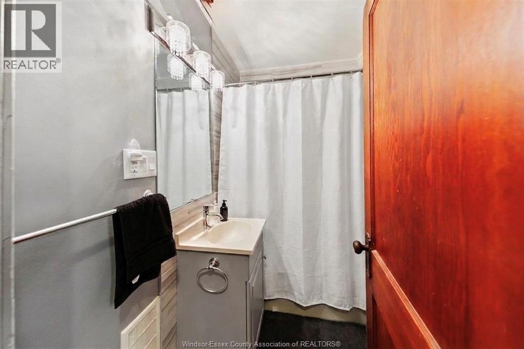 1596 Victoria, Windsor, Ontario, N8X1P5 — Photo 11