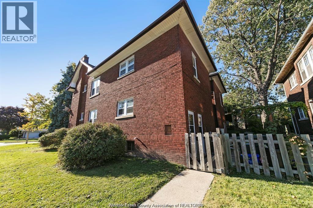 1596 Victoria, Windsor, Ontario, N8X1P5 — Photo 4
