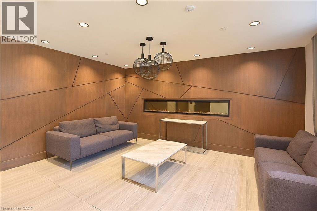 16 MARKLE Crescent Unit# 111, Ancaster, Ontario, L9G0H4 — Photo 3