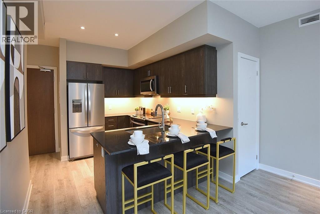 16 MARKLE Crescent Unit# 111, Ancaster, Ontario, L9G0H4 — Photo 6