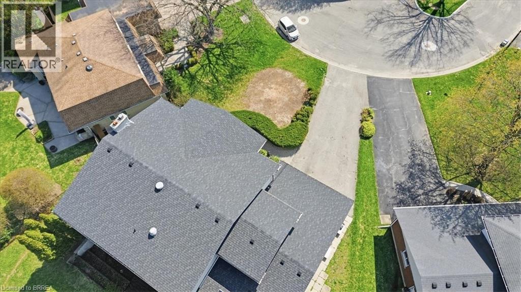 10 FIELDSTONE Circle, Brantford, Ontario, N3R6S7 — Photo 7