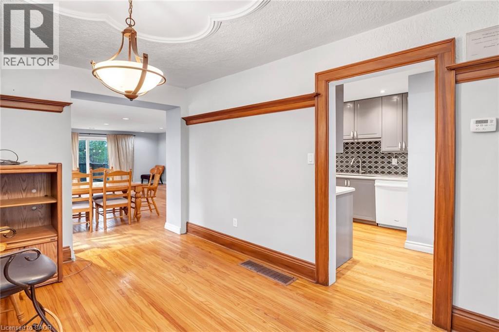 81 STERLING Street, Hamilton, Ontario, L8S4J1 — Photo 9