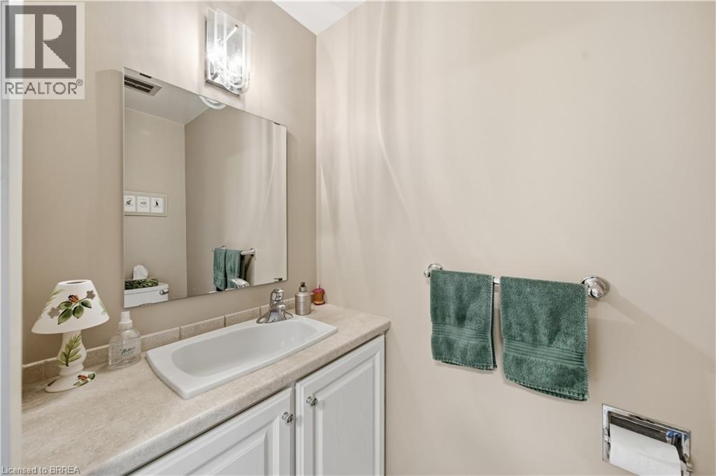 37 PARKVIEW Crescent, Kitchener, Ontario, N2A1M1 — Photo 12