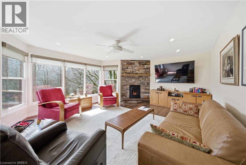 37 PARKVIEW Crescent, Kitchener, Ontario, N2A1M1 — Photo 14