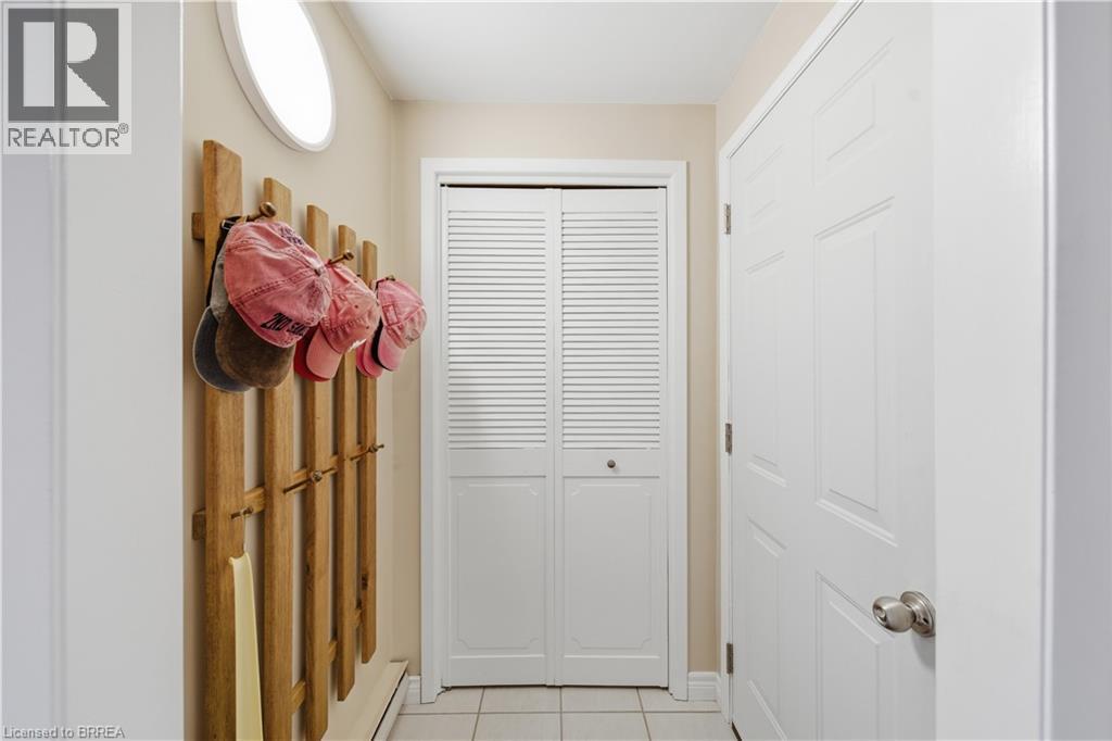 37 PARKVIEW Crescent, Kitchener, Ontario, N2A1M1 — Photo 17