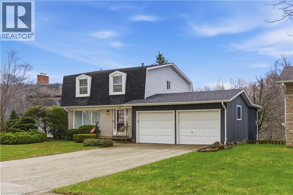 37 PARKVIEW Crescent, Kitchener, Ontario, N2A1M1 — Photo 2
