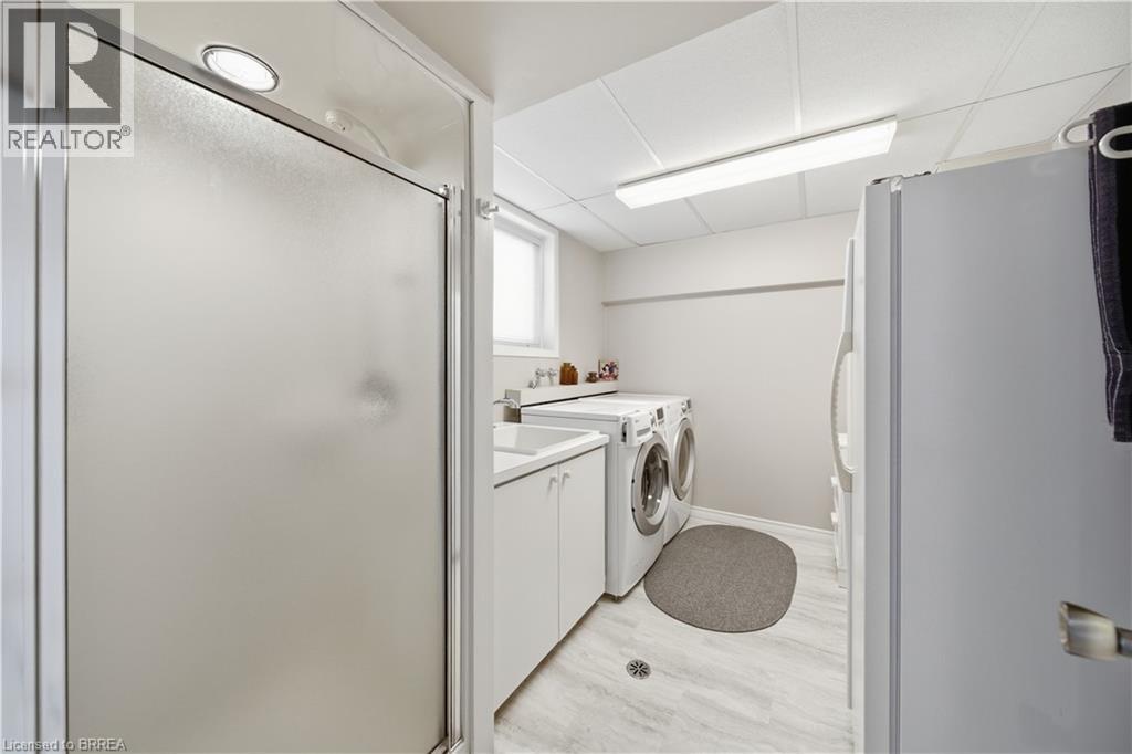 37 PARKVIEW Crescent, Kitchener, Ontario, N2A1M1 — Photo 28