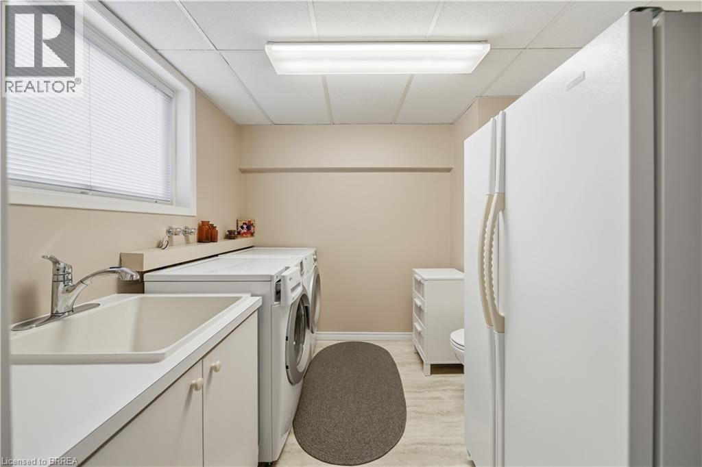 37 PARKVIEW Crescent, Kitchener, Ontario, N2A1M1 — Photo 29