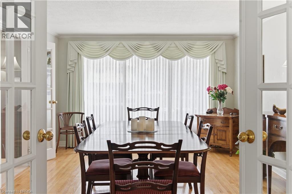 37 PARKVIEW Crescent, Kitchener, Ontario, N2A1M1 — Photo 8