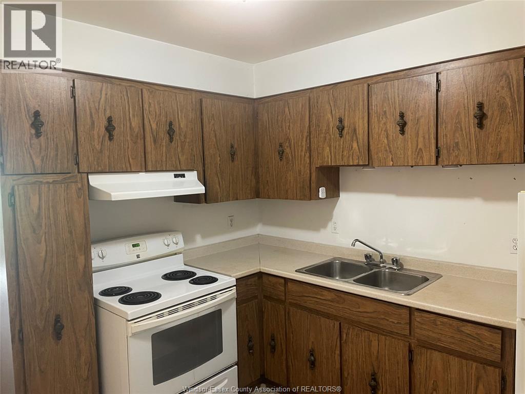 2808 MEADOWBROOK LANE Unit# 17, Windsor, Ontario, N8T3C3 — Photo 8