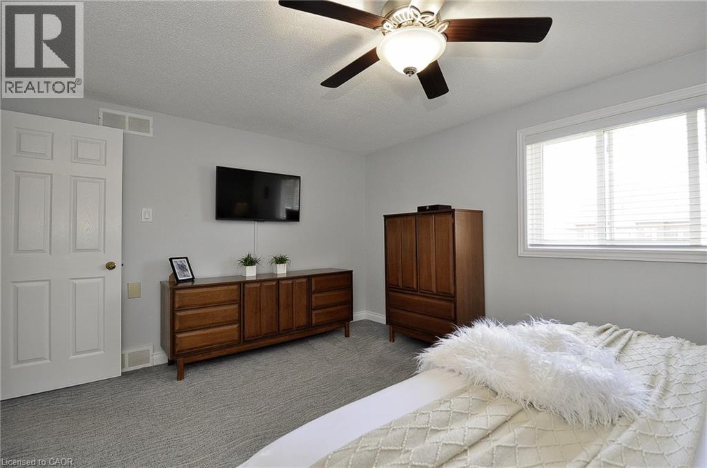 95 BARNICKE Drive, Cambridge, Ontario, N3C3M2 — Photo 15