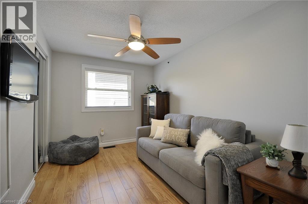 95 BARNICKE Drive, Cambridge, Ontario, N3C3M2 — Photo 16