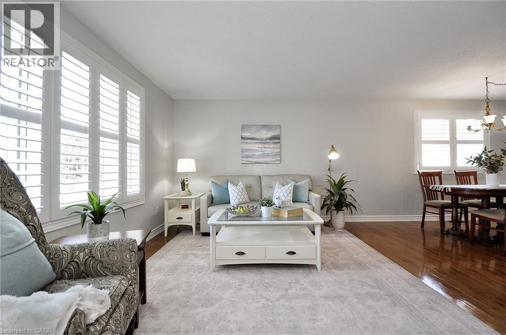95 BARNICKE Drive, Cambridge, Ontario, N3C3M2 — Photo 4
