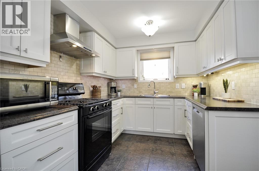 95 BARNICKE Drive, Cambridge, Ontario, N3C3M2 — Photo 8