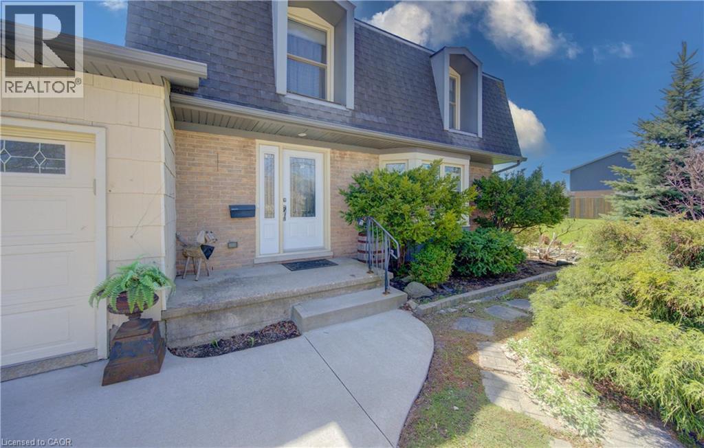 83 MANOR Drive, Kitchener, Ontario, N2A2T9 — Photo 2