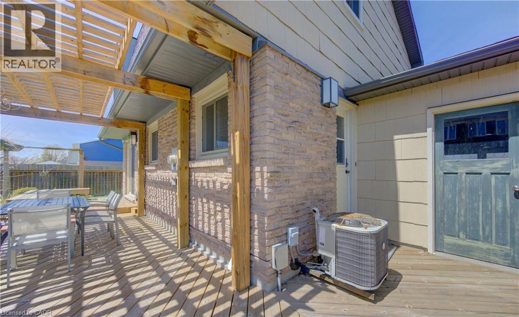 83 MANOR Drive, Kitchener, Ontario, N2A2T9 — Photo 47