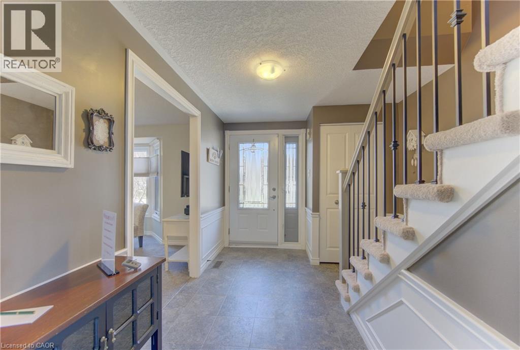 83 MANOR Drive, Kitchener, Ontario, N2A2T9 — Photo 5