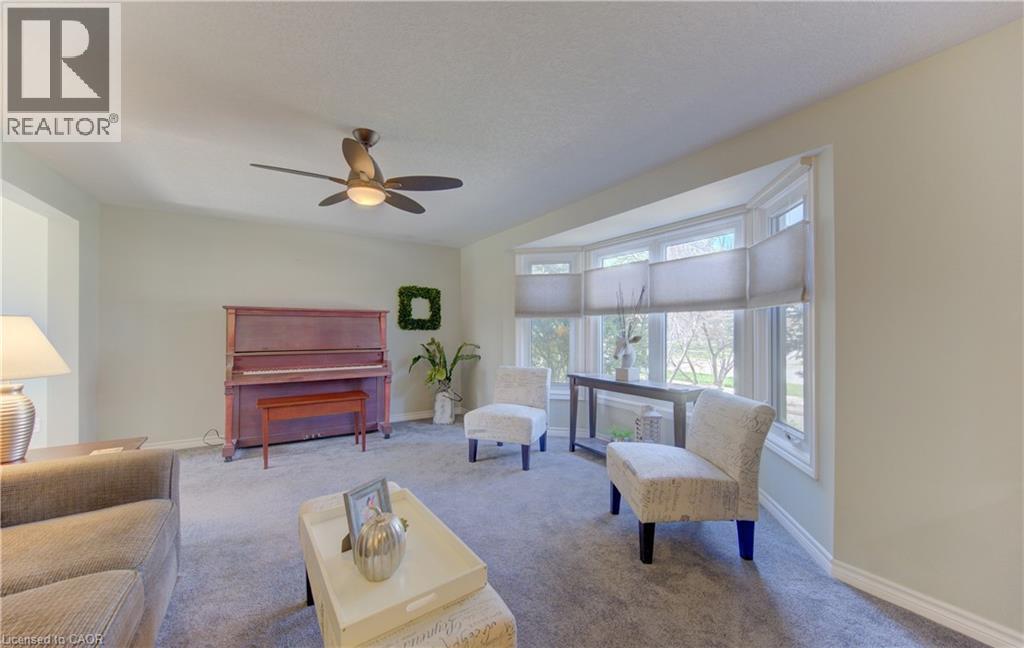 83 MANOR Drive, Kitchener, Ontario, N2A2T9 — Photo 7