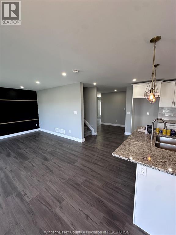 8 BETTY COURT, Chatham, Ontario, N7M0T9 — Photo 3