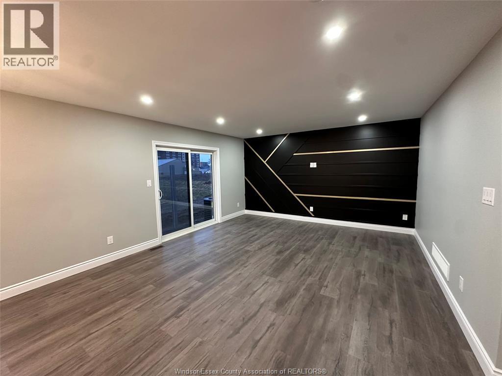 8 BETTY COURT, Chatham, Ontario, N7M0T9 — Photo 6