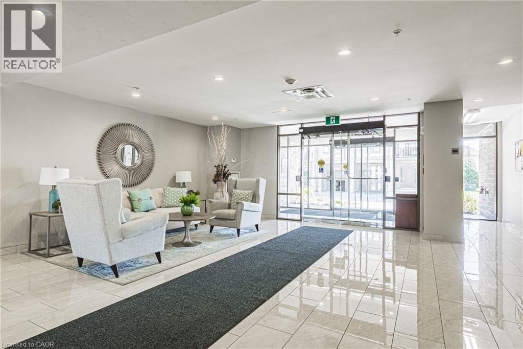 35 SOUTHSHORE Crescent Unit# 333, Stoney Creek, Ontario, L8E0J2 — Photo 3