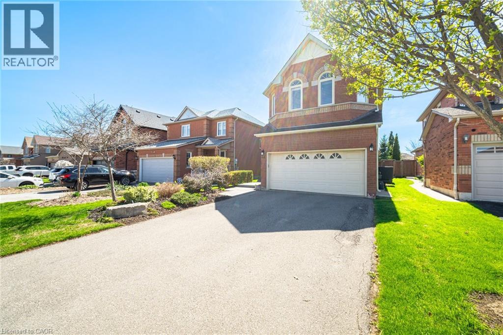 44 BANINGTON Crescent, Brampton, Ontario, L7A1G4 — Photo 3