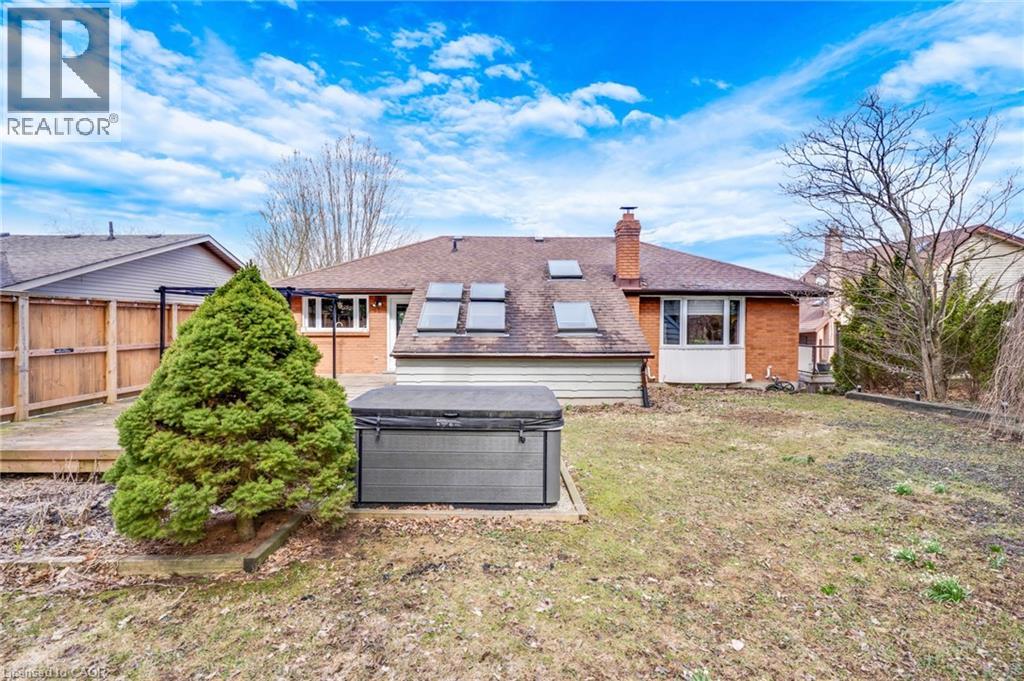 37 YELLOW BIRCH Drive, Kitchener, Ontario, N2N2M1 — Photo 7