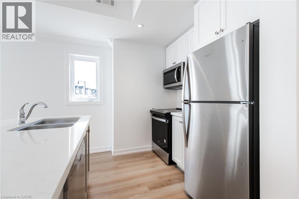 64 KENESKY Drive, Waterdown, Ontario, L8B2A9 — Photo 12