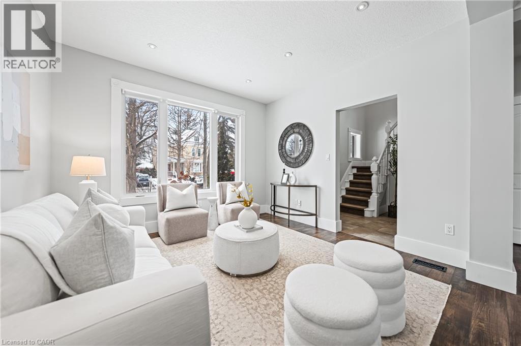 11 HEINS Avenue, Kitchener, Ontario, N2G1Z7 — Photo 11