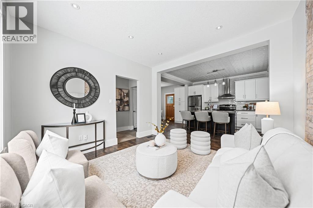 11 HEINS Avenue, Kitchener, Ontario, N2G1Z7 — Photo 12