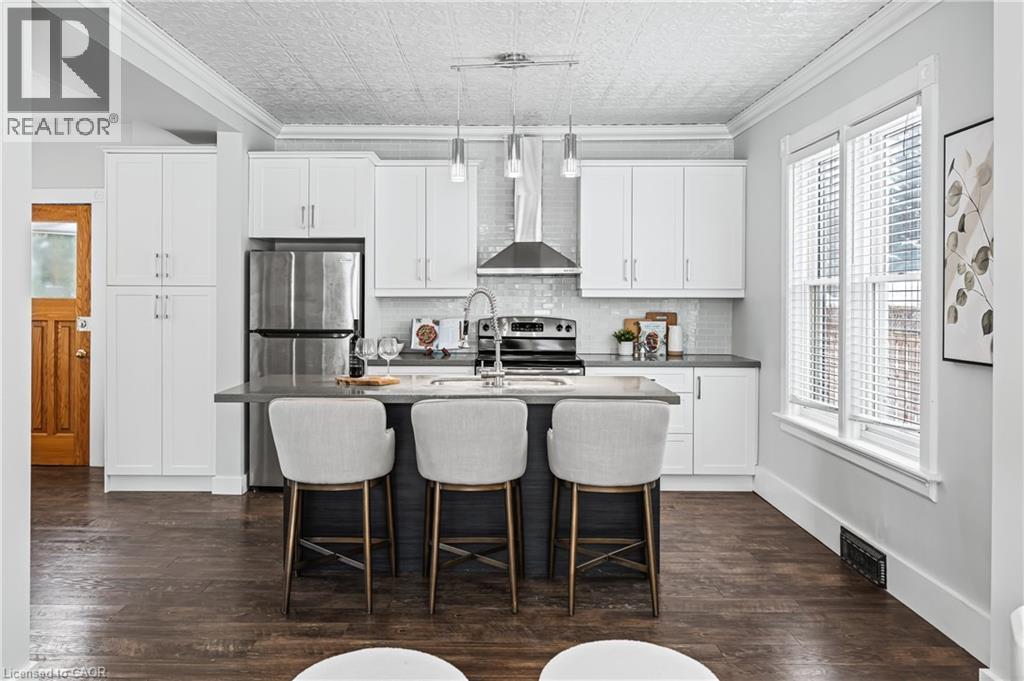 11 HEINS Avenue, Kitchener, Ontario, N2G1Z7 — Photo 13