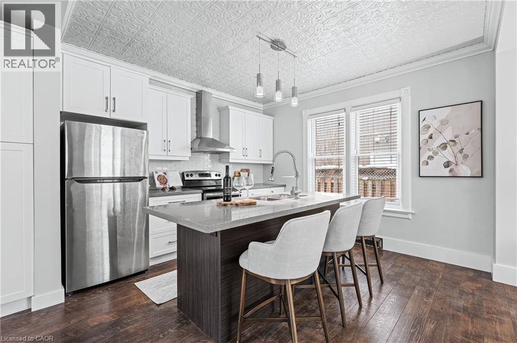 11 HEINS Avenue, Kitchener, Ontario, N2G1Z7 — Photo 15