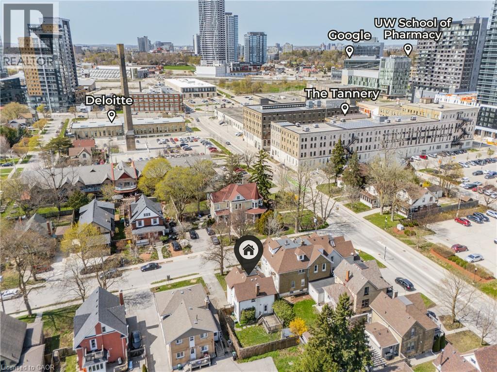 11 HEINS Avenue, Kitchener, Ontario, N2G1Z7 — Photo 3