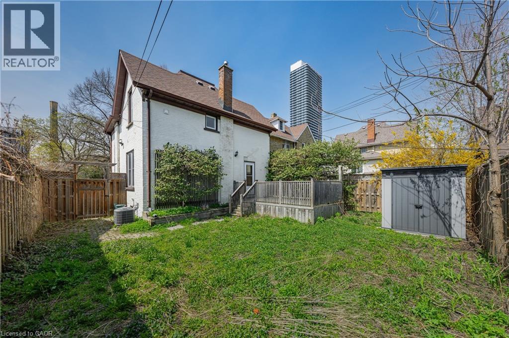 11 HEINS Avenue, Kitchener, Ontario, N2G1Z7 — Photo 37