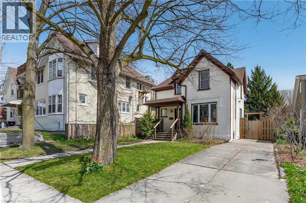 11 HEINS Avenue, Kitchener, Ontario, N2G1Z7 — Photo 5