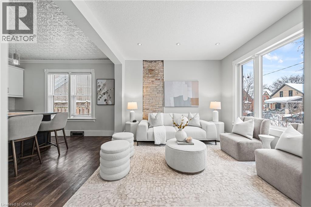 11 HEINS Avenue, Kitchener, Ontario, N2G1Z7 — Photo 9