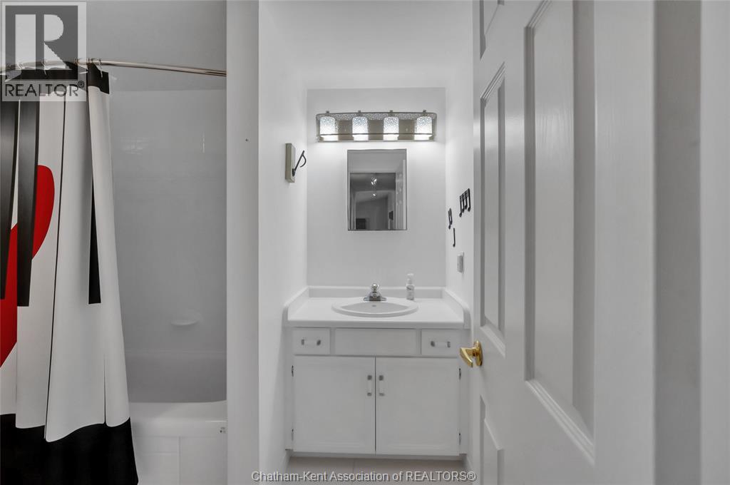 8869 Talbot TRAIL, Blenheim, Ontario, N0P1A0 — Photo 14