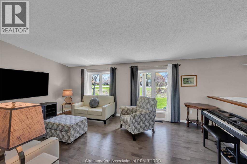 8869 Talbot TRAIL, Blenheim, Ontario, N0P1A0 — Photo 5