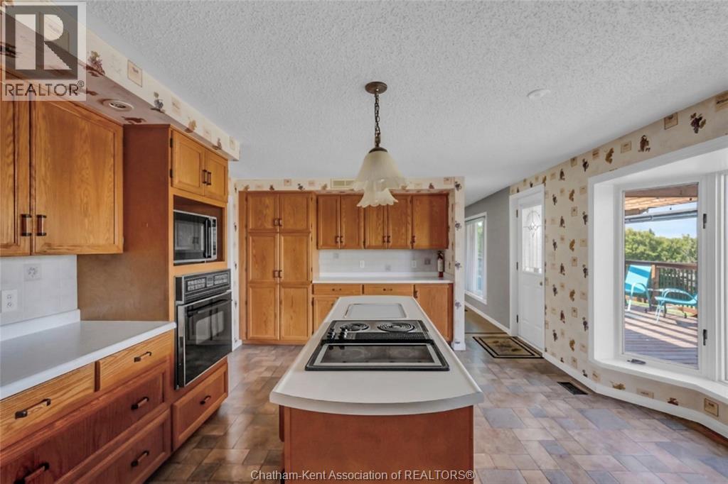 8869 Talbot TRAIL, Blenheim, Ontario, N0P1A0 — Photo 9