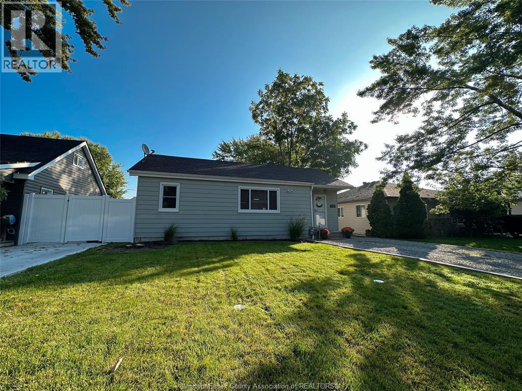 2970 CLEMENCEAU, Windsor, Ontario, N8T2R1 — Photo 2