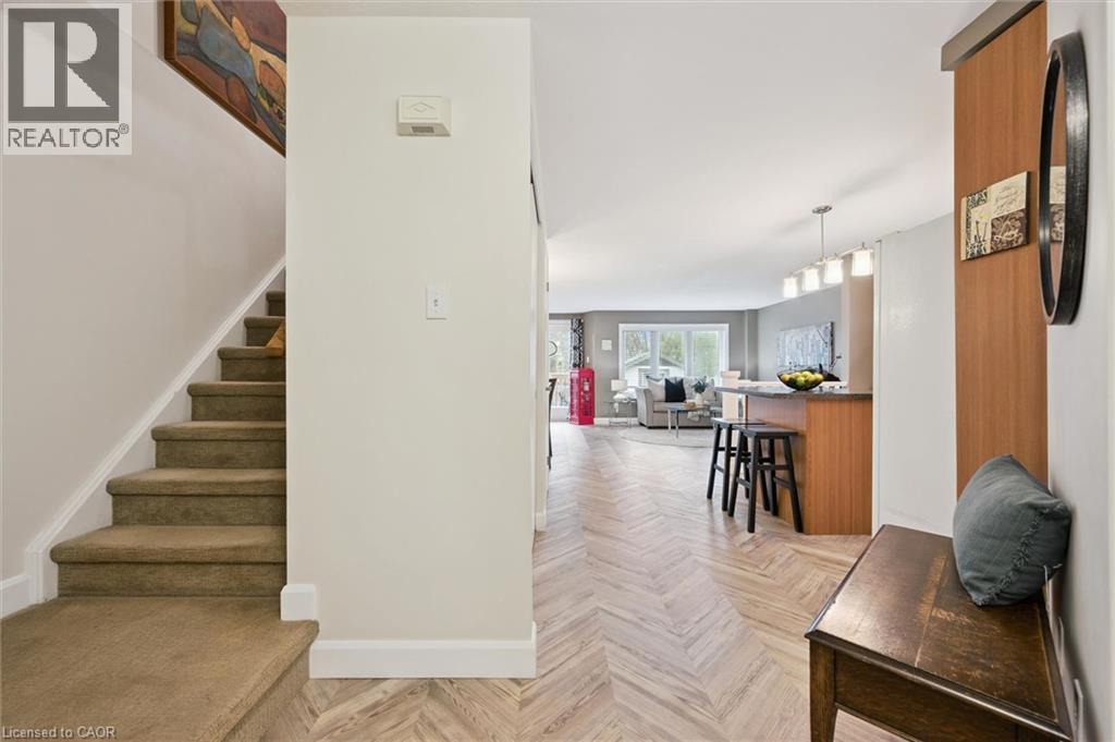 254 AUBURN Drive, Waterloo, Ontario, N2K3Z4 — Photo 3