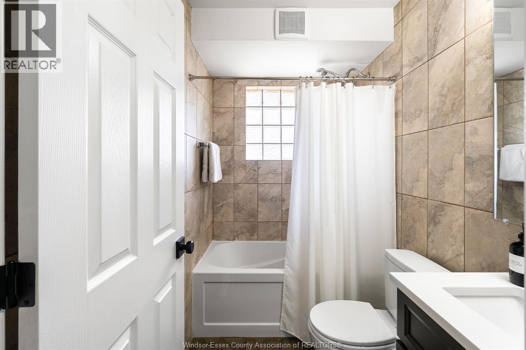 735 Lounsborough, Windsor, Ontario, N9G1G1 — Photo 22