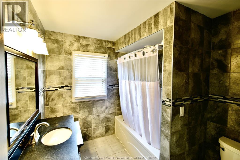 1616 RANKIN Unit# MAIN, Windsor, Ontario, N9B2S8 — Photo 17