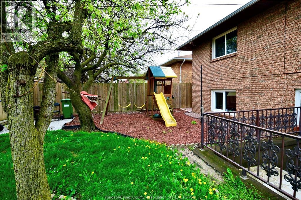 1616 RANKIN Unit# MAIN, Windsor, Ontario, N9B2S8 — Photo 24