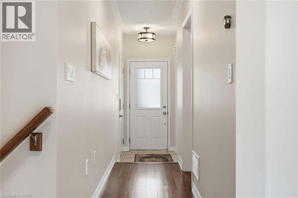 16 DREDGE Court, Milton, Ontario, L9T8T1 — Photo 5