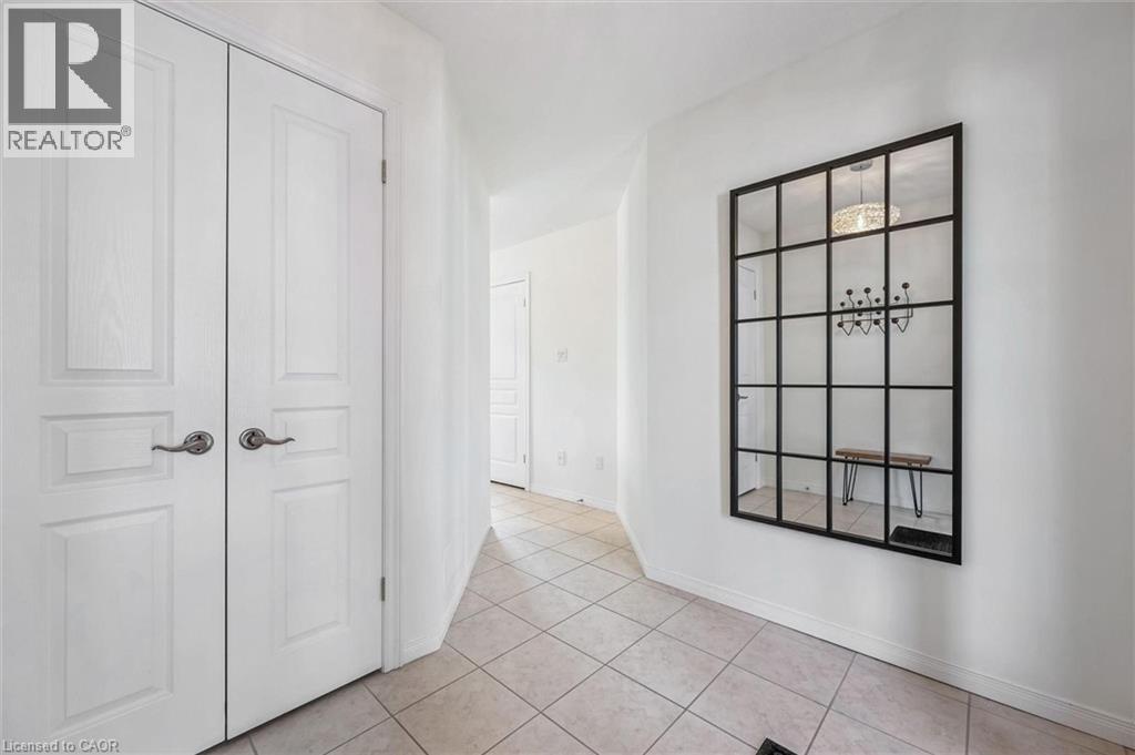 255 SUMMERFIELD Drive Unit# 27, Guelph, Ontario, N1L0E1 — Photo 3