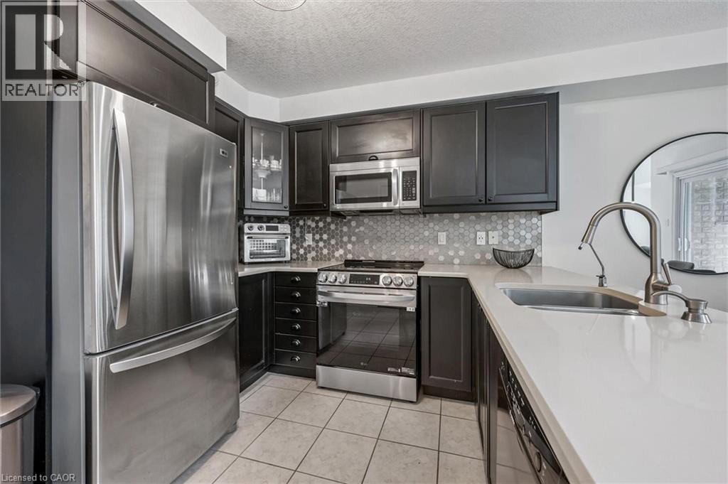 255 SUMMERFIELD Drive Unit# 27, Guelph, Ontario, N1L0E1 — Photo 4