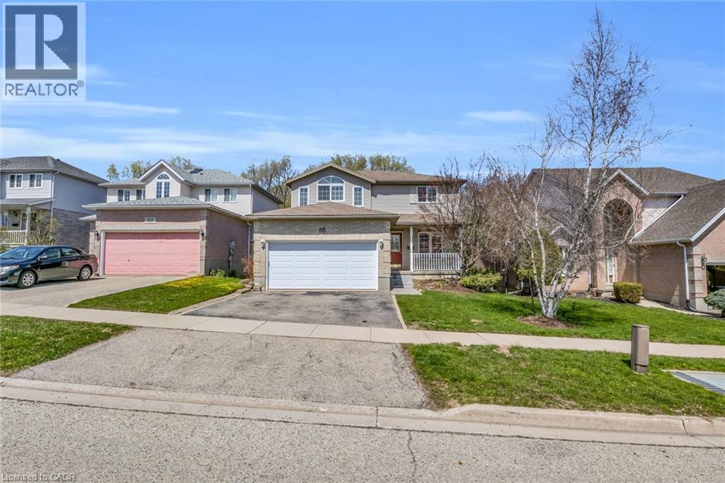 115 DAIMLER Drive, Kitchener, Ontario, N2A4C2 — Photo 2